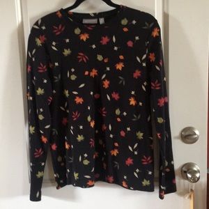 Women’s long sleeve t shirt.